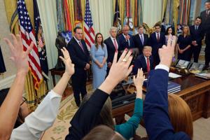 White House media ban faces long odds, experts say