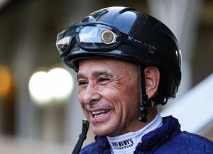 'Grandpa' jockey seeks history, aims to become oldest to win Kentucky Derby
