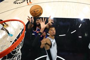 BASKETBALL-NBA-SAS-NYK/