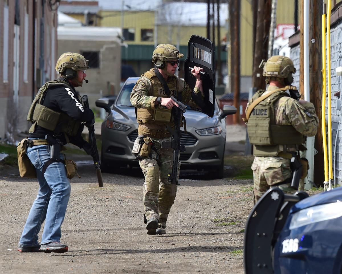 SWAT team surrounds Lazy KT motel in Billings Crime & Courts