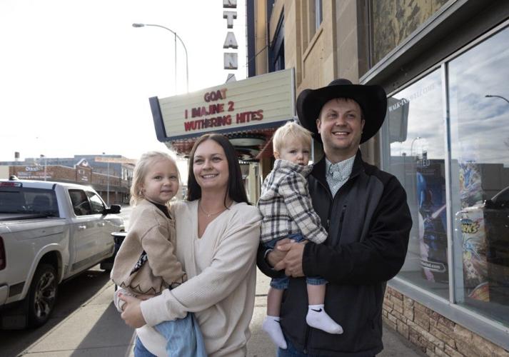 Two Perfect Weekend Road Trips Through Southeast Montana