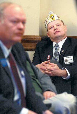 Panel splits on wood bats 