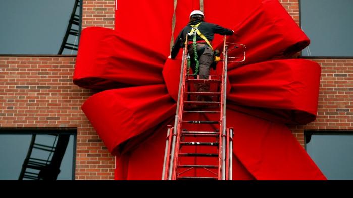 Tony Thelen Of Epcon Sign Co Adjusts A Large Bow Local News Billingsgazette Com