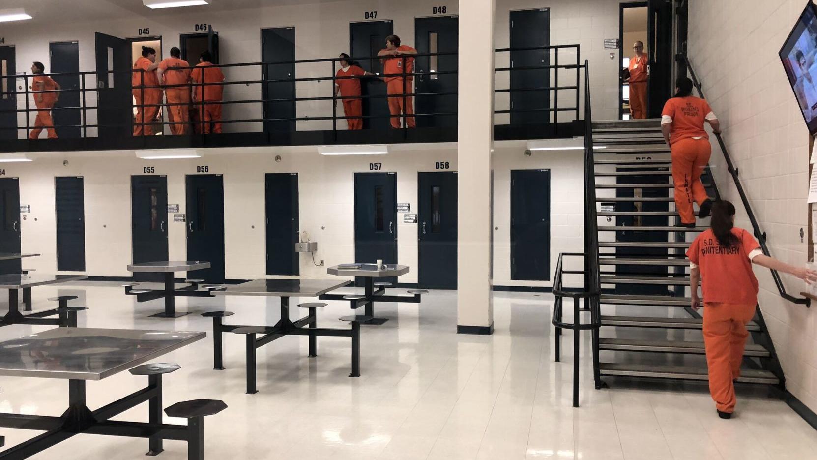 Eight Inmates Flee Women S Prison In South Dakota After