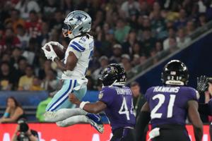 FOOTBALL-NFL-DAL-BAL/