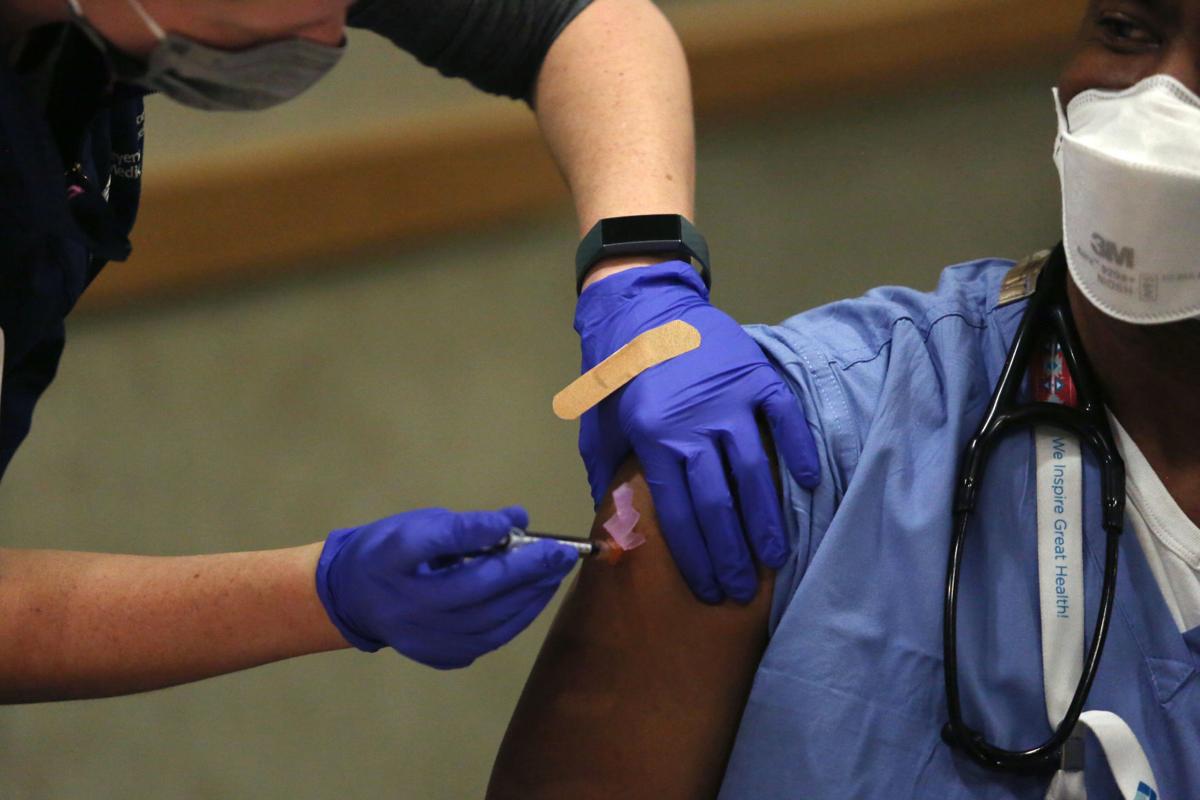 First Wyoming Health Care Workers Receive Covid 19 Vaccine In Cheyenne State Regional Billingsgazette Com