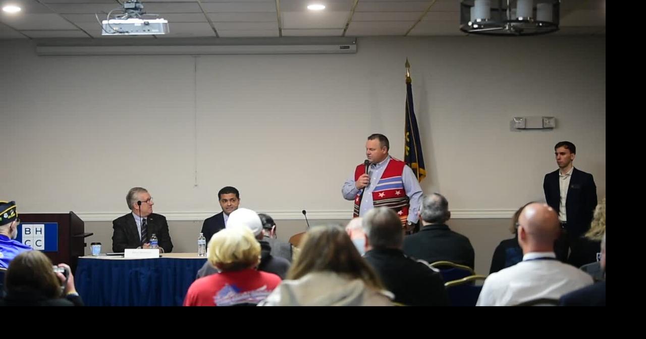 Senator Jon Tester speaks at town hall for veterans in Billings on