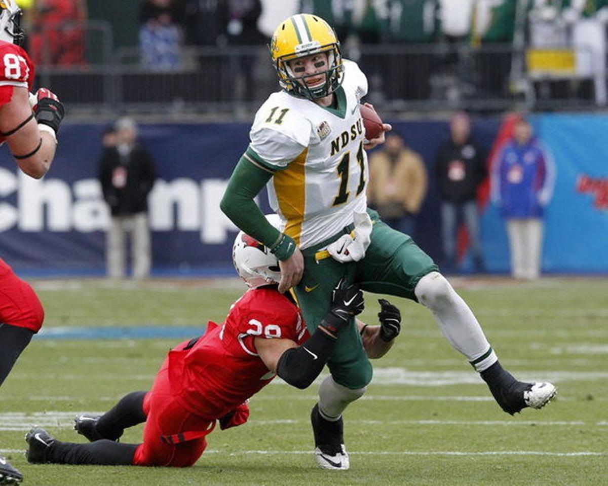 Ndsu S Carson Wentz Climbs Draft Board Despite Lesser Competition College Sports Billingsgazette Com