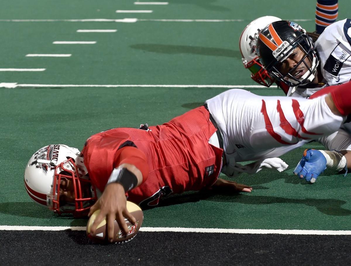 Wolves quarterback Cory Murphy