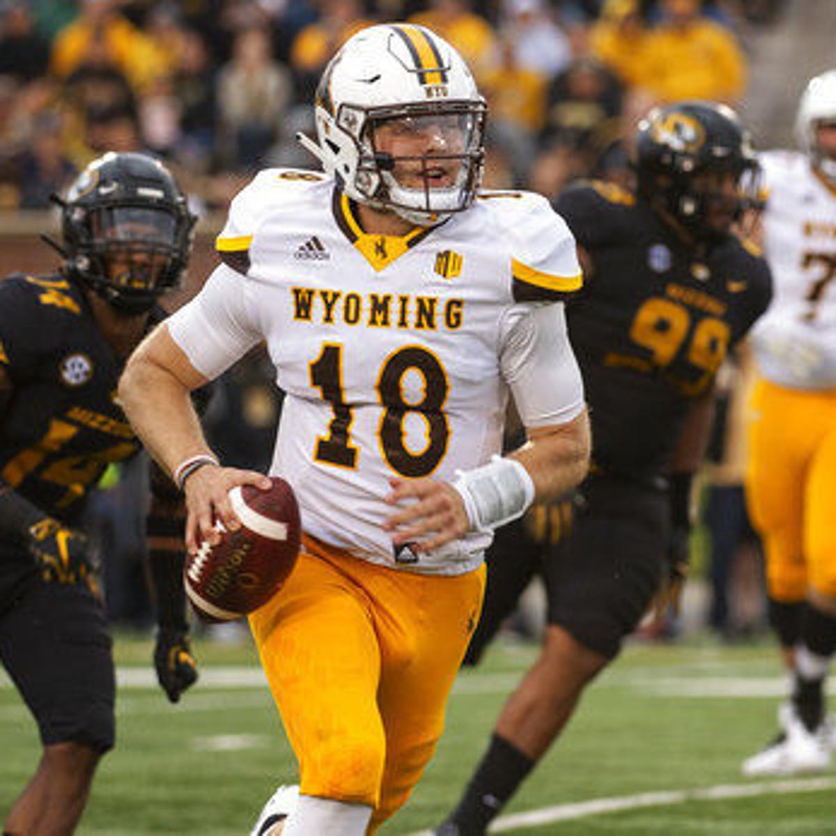 Lock Is Dual Threat As Missouri Beats Wyoming 40 13 Sports