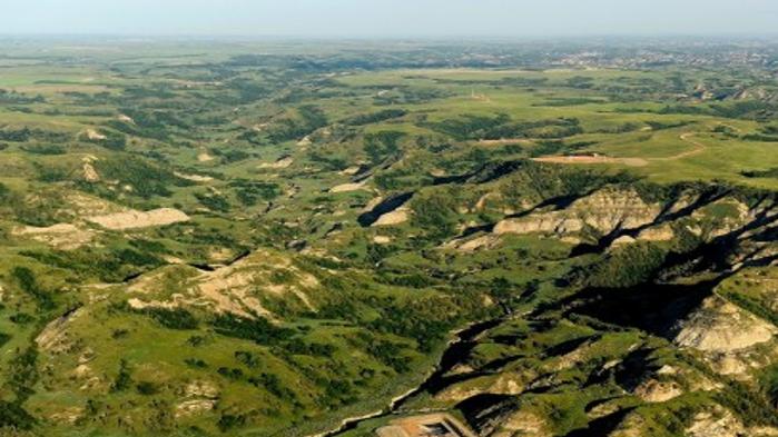Bakken Activity Transforms Oil Fields Montana News Billingsgazette Com