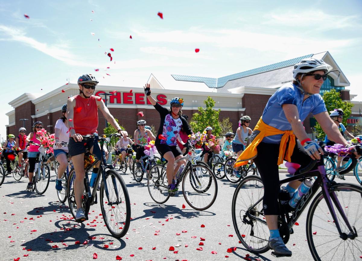 Photos Cyclists Decorate Bicycles With Flowers Local News