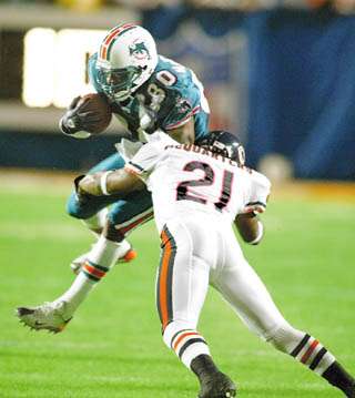 1 Dec 2002: Ricky Williams of the Miami Dolphins during the