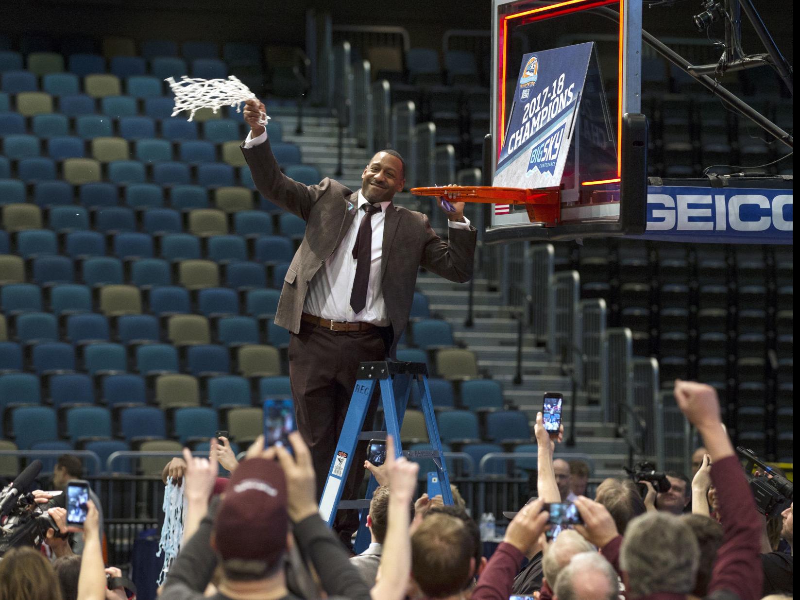 Montana Grizzlies To Face Michigan In The Ncaa Men S Basketball