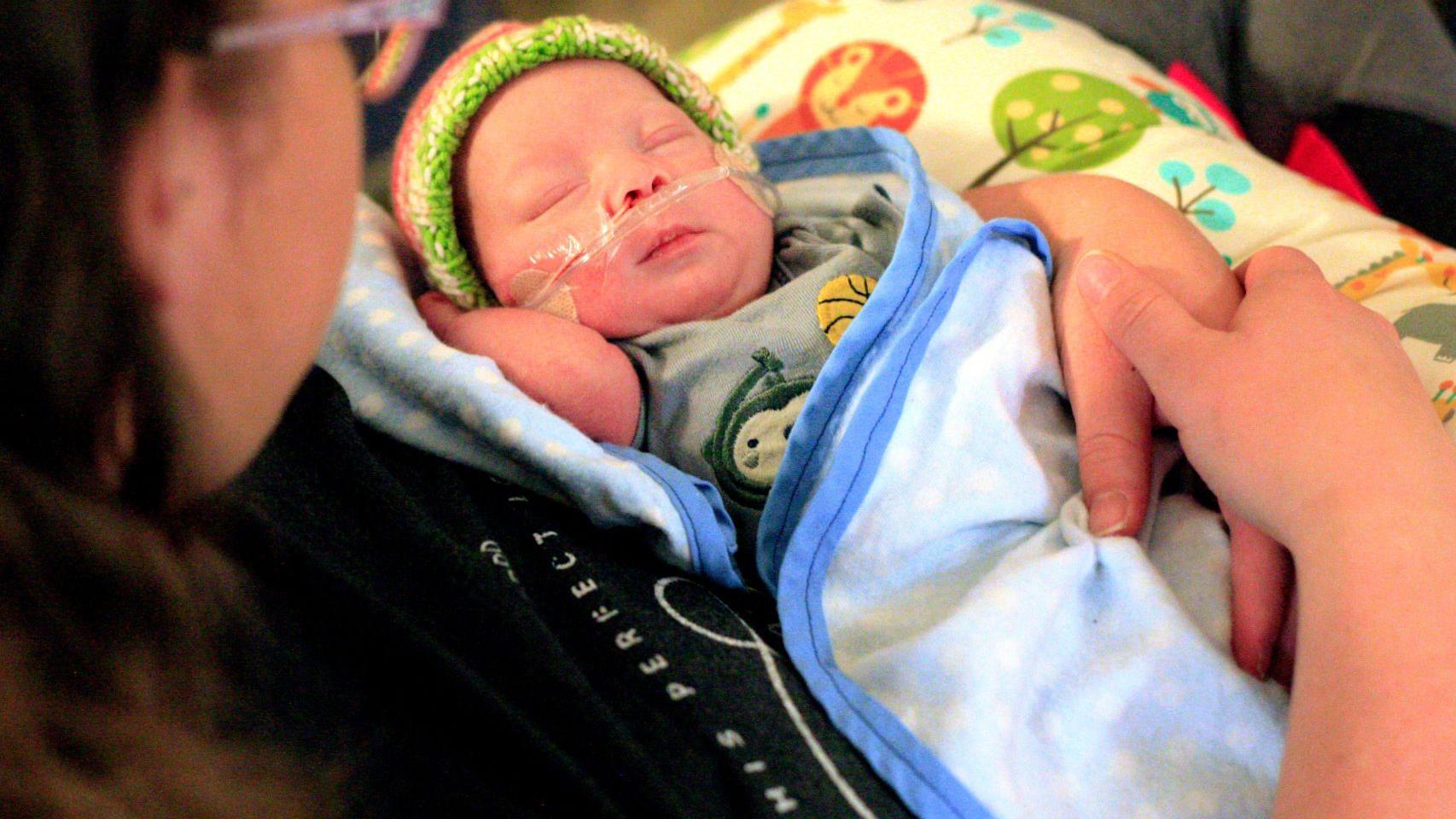 Volunteer Cuddlers Will Help Some Of Billings Youngest Patients Local News Billingsgazette Com