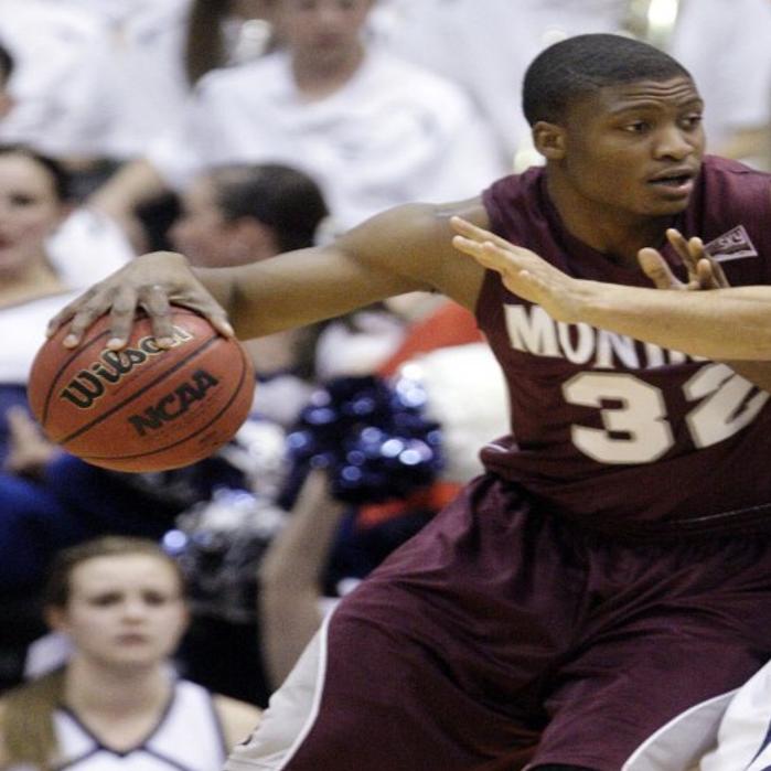 Davies Scores 21 Points Byu Defeats Montana 85 60 Mens