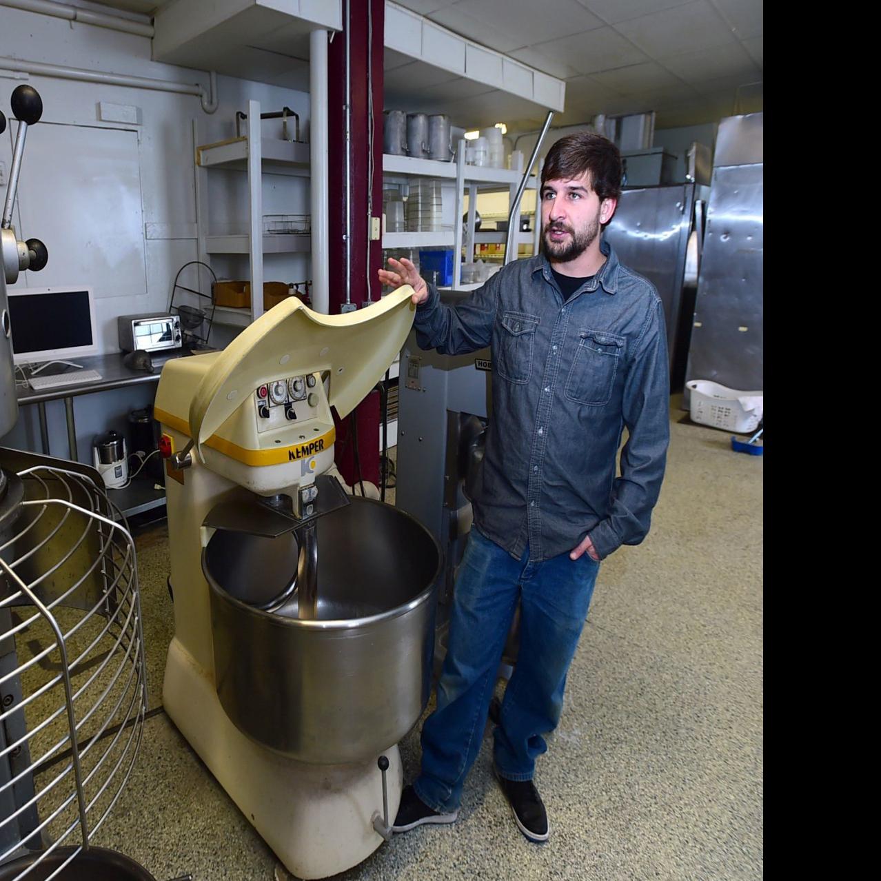 New Restaurant Sets Up In Log Cabin Bakery Building In Downtown