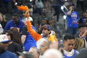 BASKETBALL-NBA-SAS-NYK/