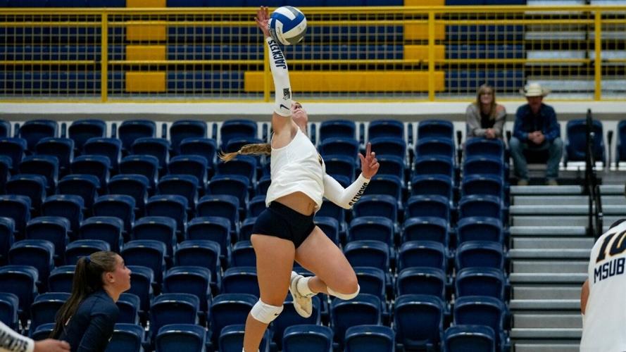 Five Set Thriller Highlights Second Day of Action for MSUB at Javelina Volleyball Classic