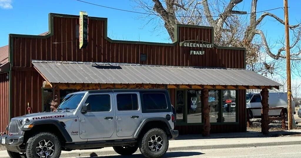 Animal groups are urging tourists not to visit Wyoming after a man hit a wolf then took it to a bar - Vimarsana News