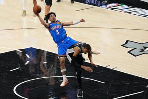 BASKETBALL-NBA-SAS-OKC/