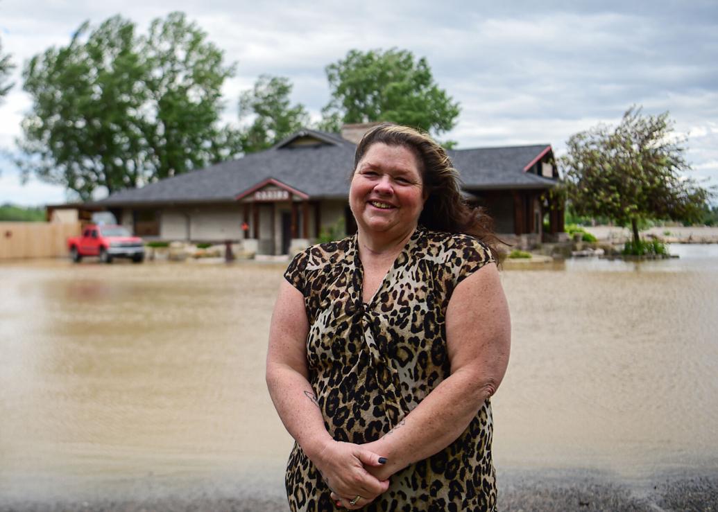 Photos Yellowstone River near Huntley and Worden reaches historic