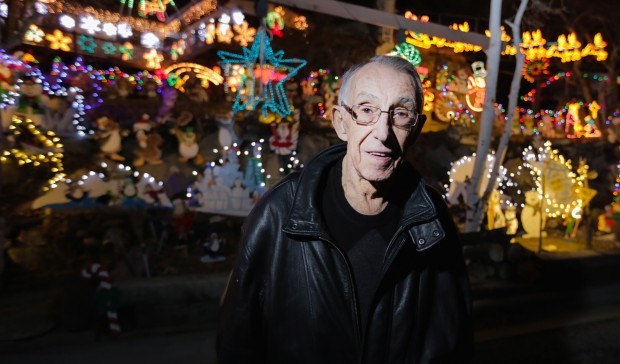 the christmas show goes on with help from friends local the christmas show goes on with help from friends local billingsgazette com
