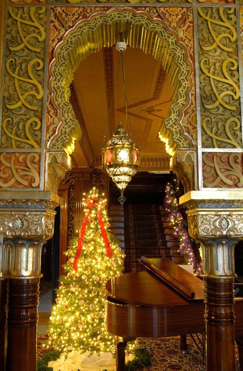 Moss Mansion at Christmastime