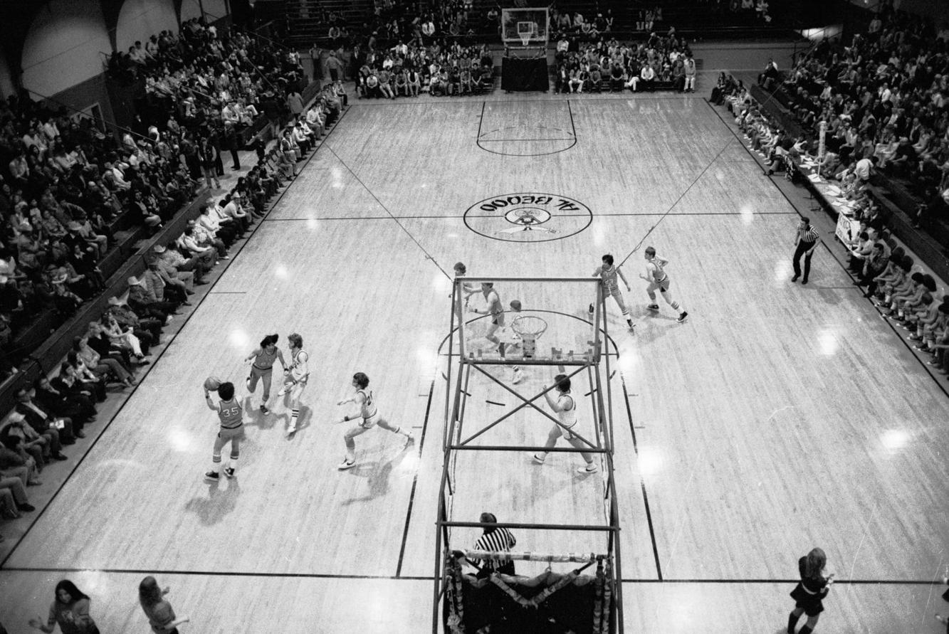 Old school Boys basketball photos from Montana's past