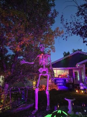 101826-loc-halloween-p20harmon.jpg