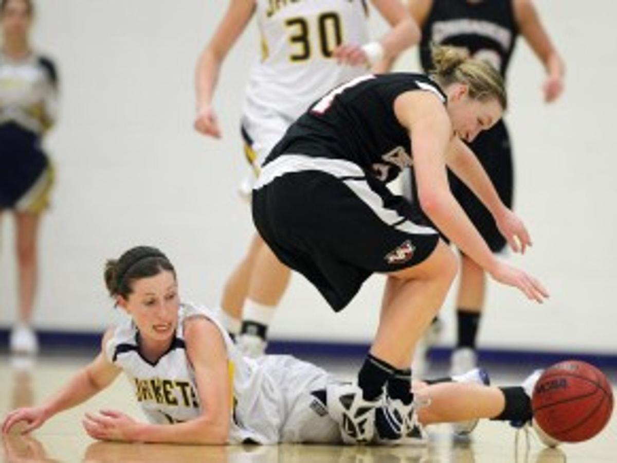 Jacket Women Hold Off Nnu 58 53 Montana State University