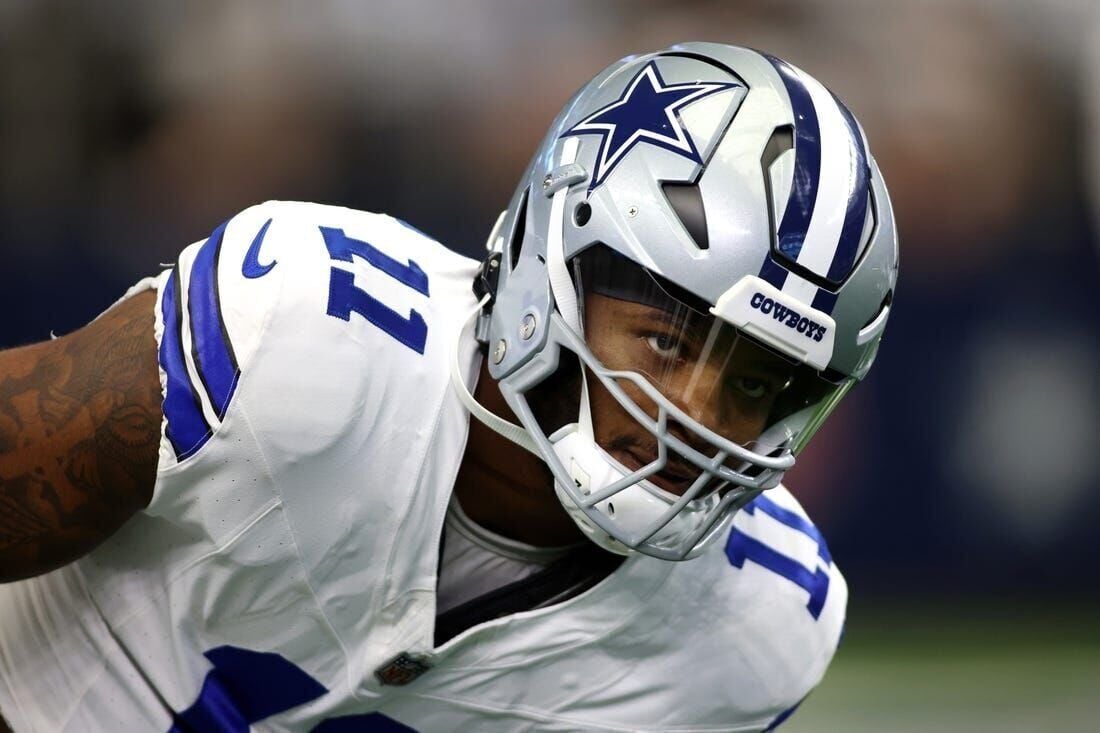 Dallas Cowboys cornerback Trevon Diggs (7) intercepts a pass