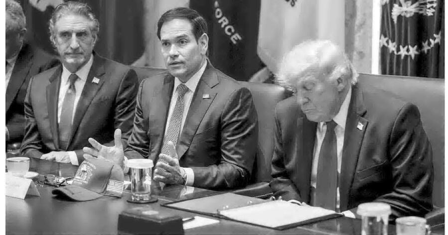Trump meets with advisers; talks continue