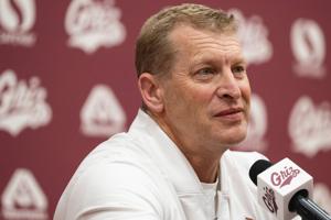 Former Grizzlies head coach Bobby Hauck out at Illinois after 4 games