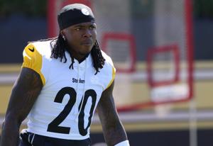 May 28, 2026; Pittsburgh, PA, USA;  Pittsburgh Steelers running back Kaleb Johnson (20) participates in OTA  drills at the UPMC Rooney Sports Complex. Mandatory Credit: Charles LeClaire-Imagn Images