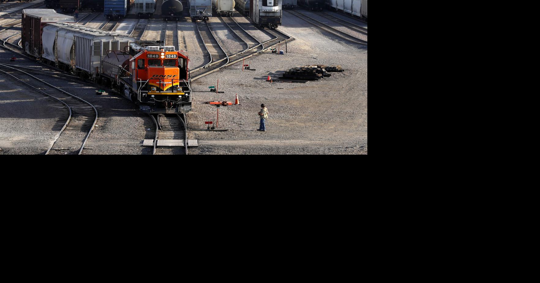 Railroad unions keep fighting BNSF's new attendance rules