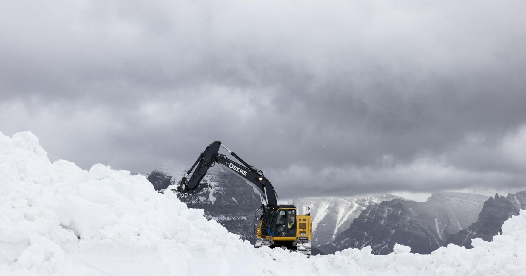 Snow-clearing on Glacier's Going-to-the-Sun hits Logan Pass - Vimarsana News