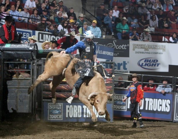 PBR NILE Invitational: Briscoe, Paycheck cash in