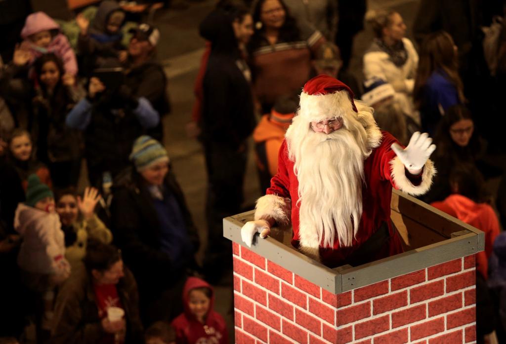 Christmas Parade Billings Mt 2022 Downtown Billings Gets Into The Holiday Spirit With Annual Parade | Enjoy  Billings | Billingsgazette.com
