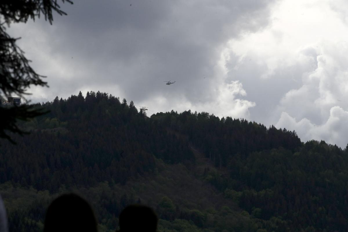 At Least 14 Killed As Italian Cable Car Plunges Into Woodland World Billingsgazette Com Average day temperature precipitation total value in stresa in september is 59.3 mm. italian cable car plunges into woodland