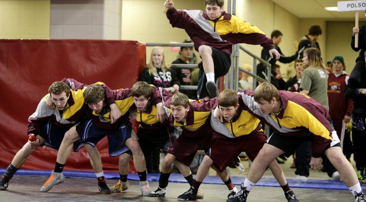 Live updates from the Montana state wrestling tournament Wrestling