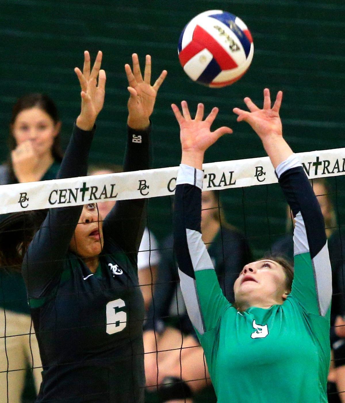 Central's Olivia Moten-Schell and Belgrade's Jaiden Blakely