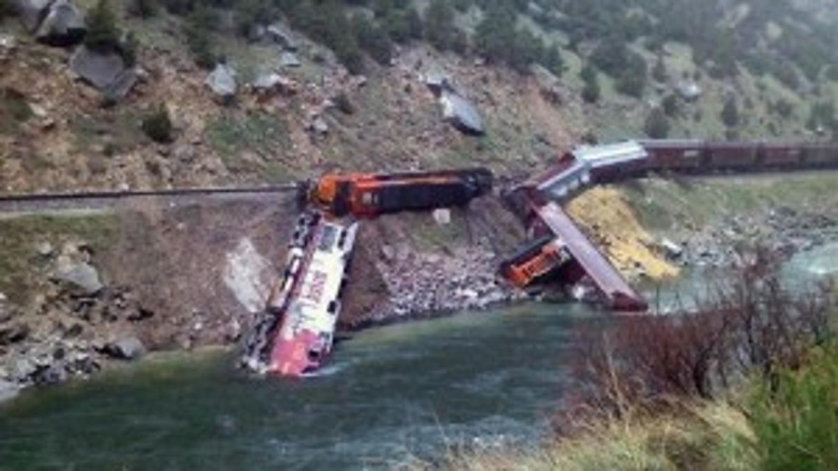 Train Derails South Of Thermopolis Wyoming News Billingsgazette Com