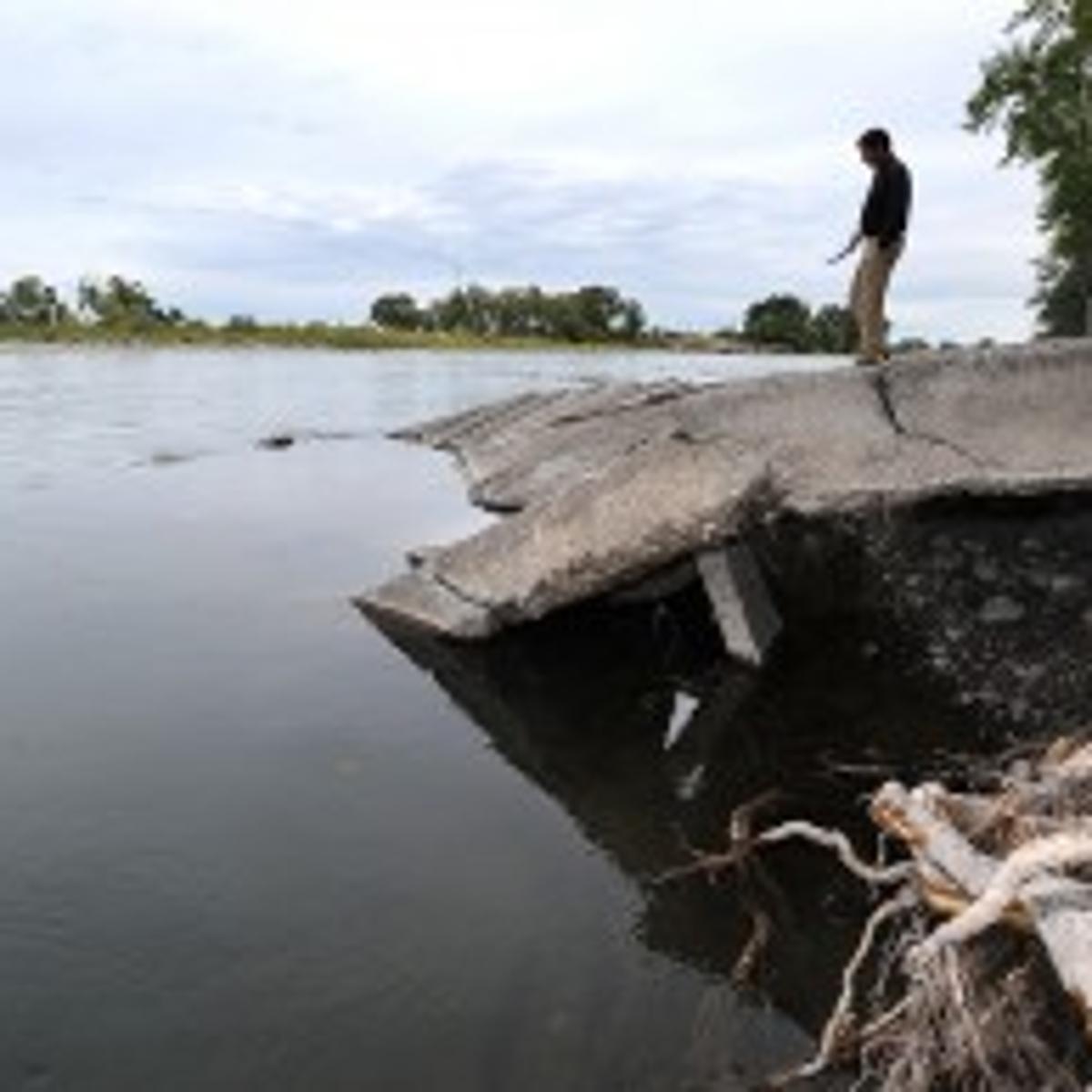 Yellowstone River Eating Away Levee That Protects Laurel Park