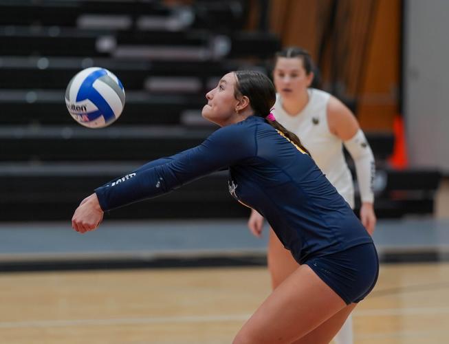 Yellowjackets Battle Back for Third-Set Win in Loss to Western Oregon