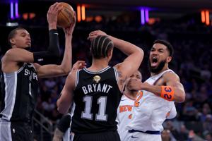 BASKETBALL-NBA-NYK-SAS/