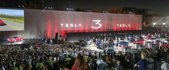Tesla Model 3: Dual-Motor Before Standard Range?