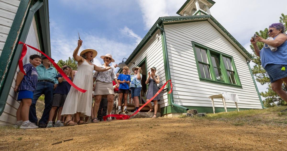 'We did it': Volunteers host ribbon-cutting for refurbished 1872 Unionville School