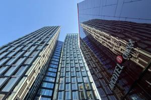 The Dancing Towers and the Arcotel Onyx mark the eastern end of the Reeperbahn, the legendary street in Hamburg.