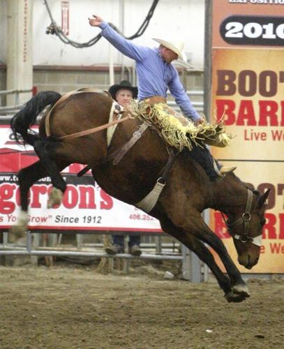 Top bucking horses lure Kruse to Chase Hawks